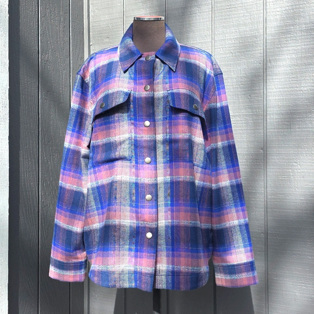 Women’s Flannel Long Sleeve Shirt – Cozy Plaid Button-Up